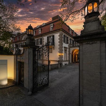 Schlosshotel Berlin Exteriör bild The gate of the villa