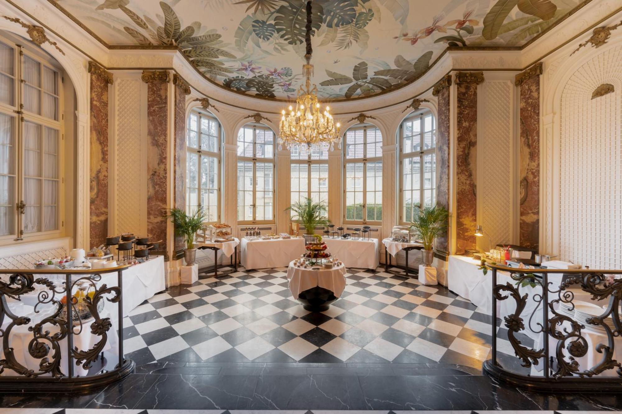 Schlosshotel Berlin Exteriör bild The ballroom