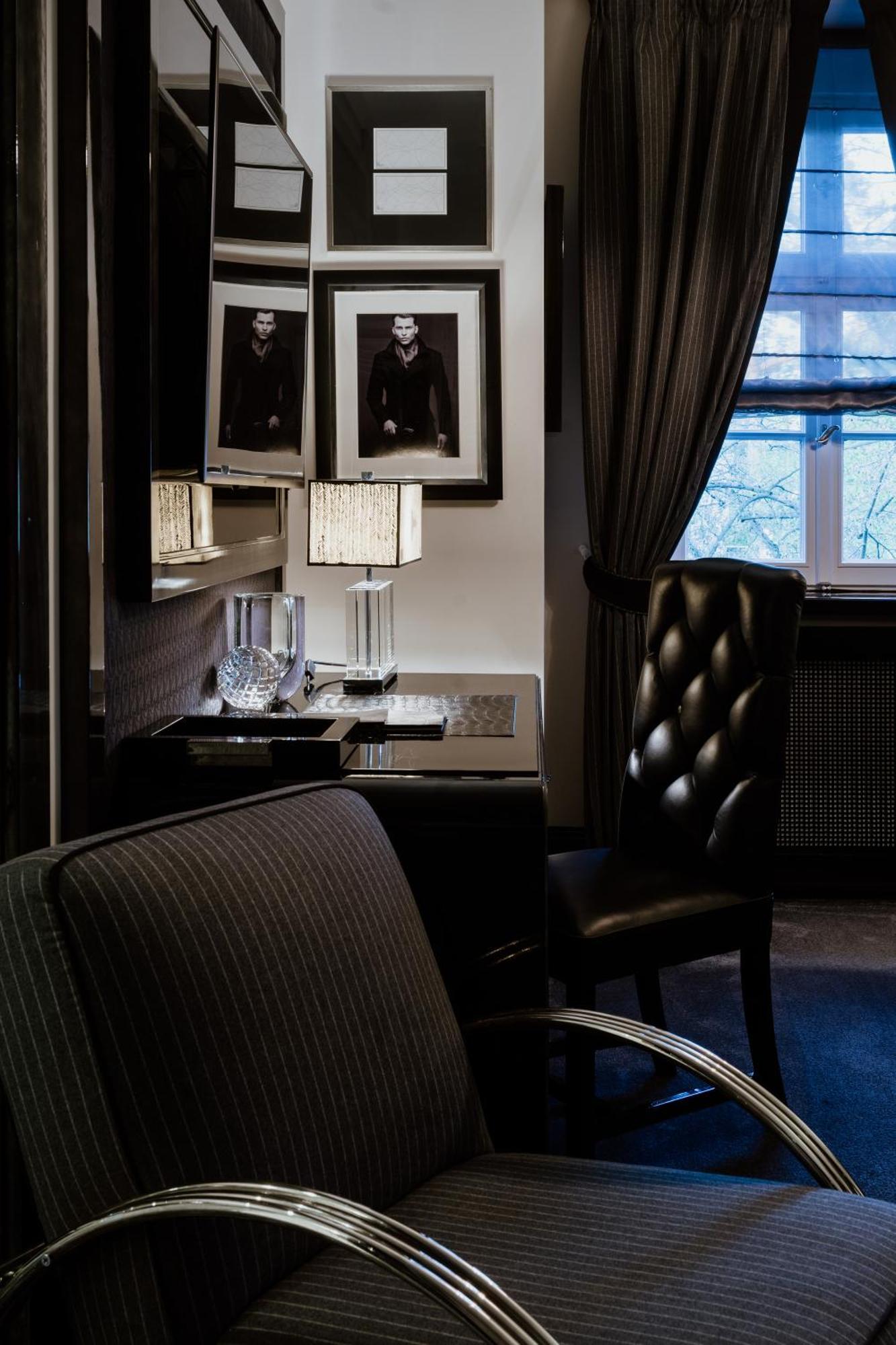 Schlosshotel Berlin Exteriör bild The interior of the club