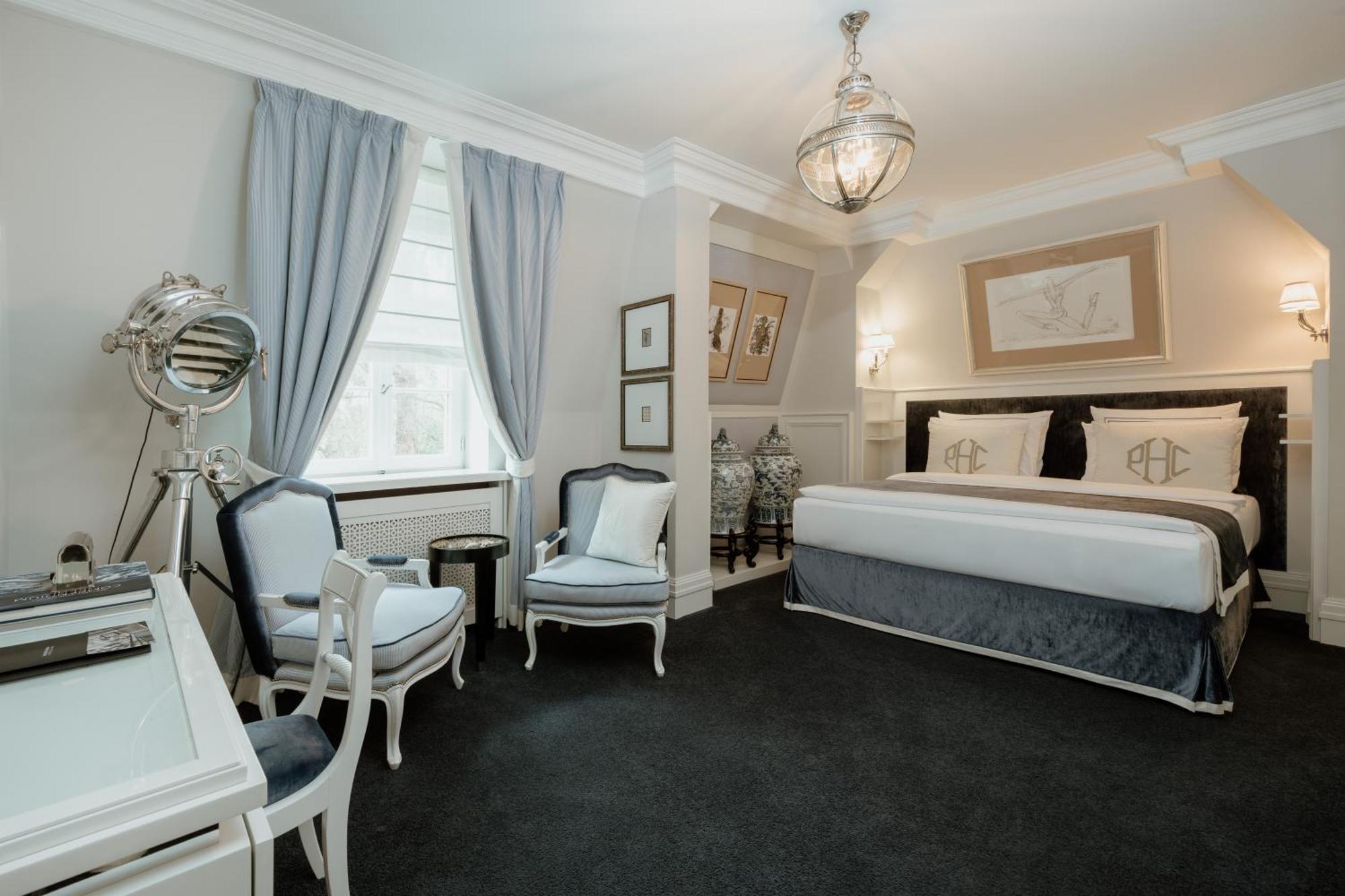 Schlosshotel Berlin Exteriör bild A room at the hotel