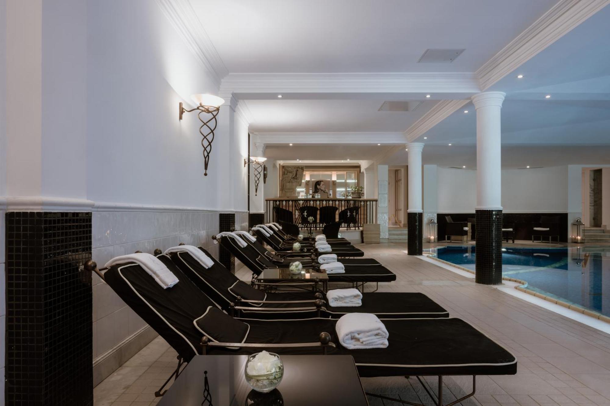 Schlosshotel Berlin Exteriör bild Spa at The Dorchester
