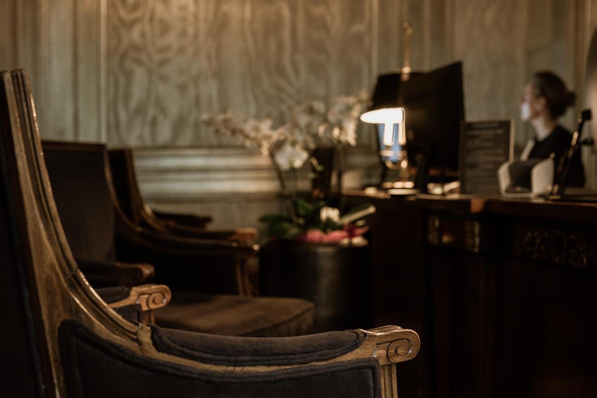 Schlosshotel Berlin Exteriör bild The office of the Prime Minister of the Republic of North Macedonia