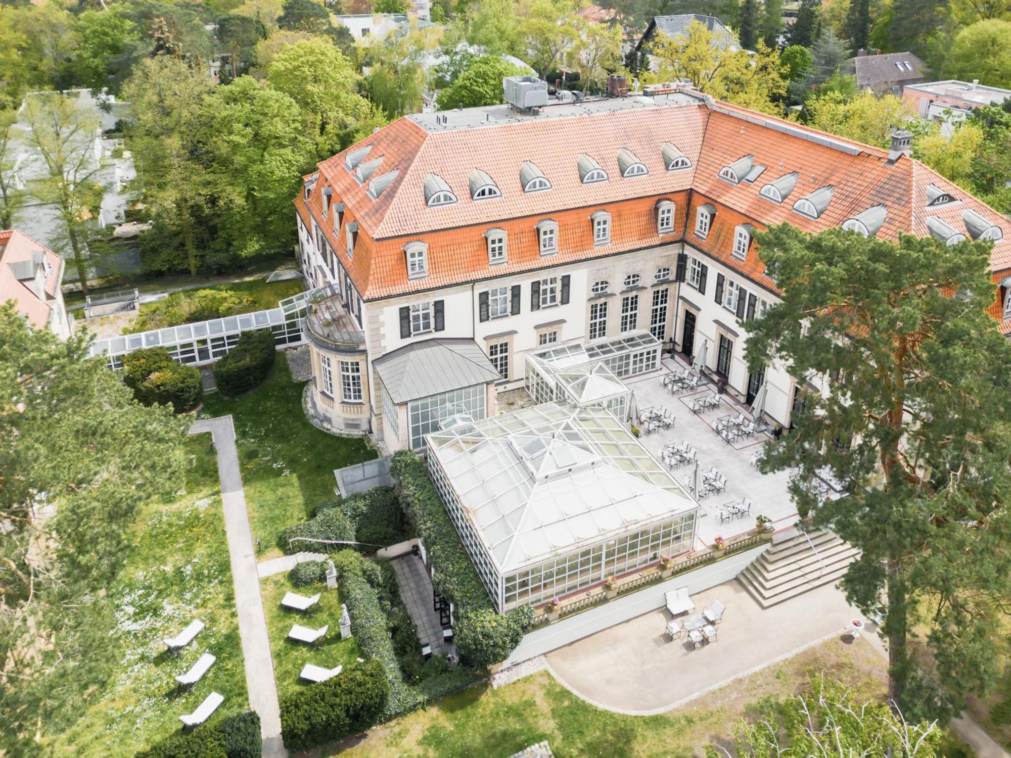 Schlosshotel Berlin Exteriör bild Aerial view of the German National Museum of Music